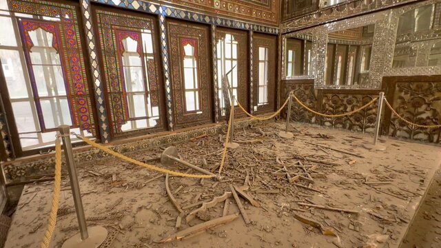 تخت مرمرِ کاخ گلستان حفاظت اضطراری شد